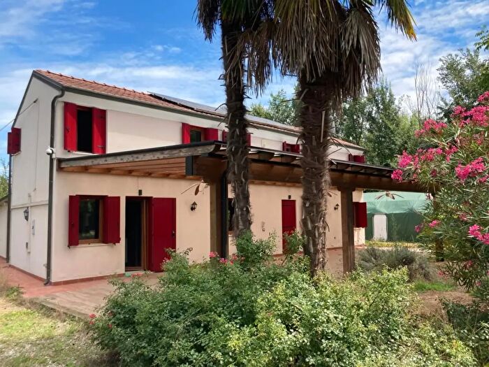 Casa con 8 locali in vendita in Papozze Via Caderuschi, Papozze