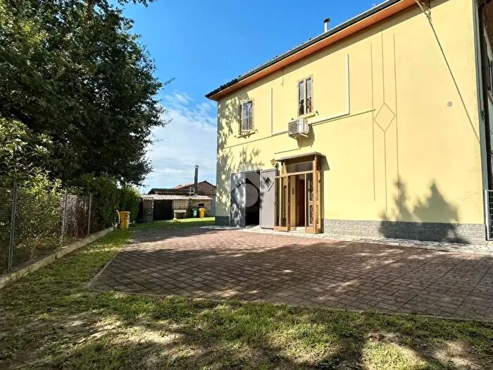 Appartamento quadrilocale in vendita in Via Puntiroli, Conselice