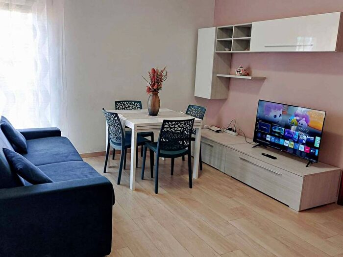 Appartamento bilocale in affitto in Via Pescaglia, Magliana, Roma
