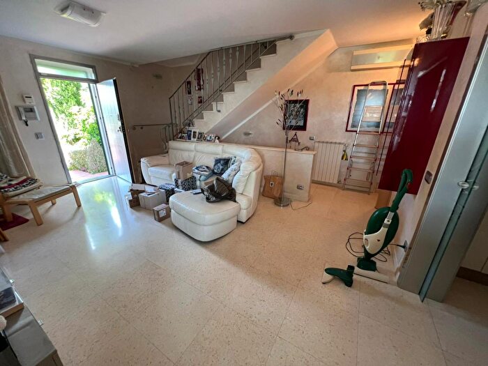 Casa con 6 locali in vendita in Guardistallo Pi, Guardistallo