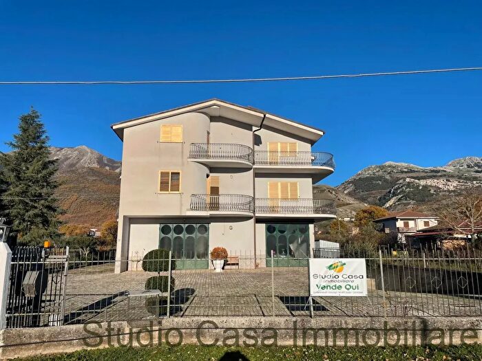 Casa in vendita in Via III Traversa Molinara, Marsicovetere