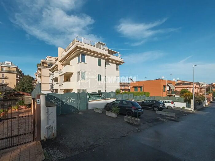 Appartamento bilocale in vendita in Via Bagnoregio, Roma