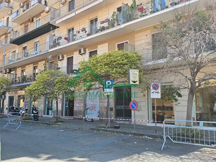 Appartamento trilocale in affitto in Piazza Pietro Lupo, Catania