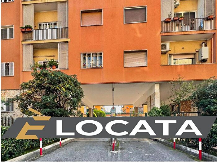 Appartamento con 6 locali in affitto in Via Belvedere, Vomero, Napoli