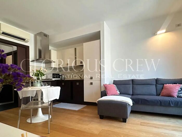 Appartamento trilocale in affitto in Via Cadolini, Milano