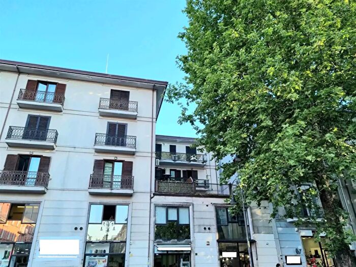 Case in Vendita e in Affitto - 2