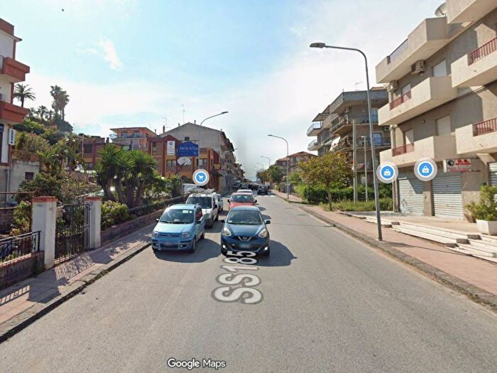 Appartamento trilocale in affitto in Via Francavilla, Taormina