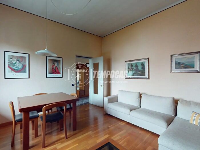 Appartamento quadrilocale in vendita in Via Trieste, Verano Brianza