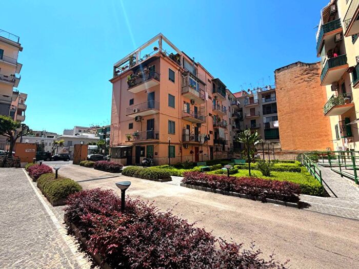Appartamento trilocale in affitto in Via Libertà, Portici