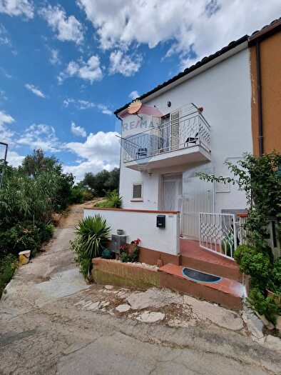 Casa con 5 locali in vendita in Collecorvino