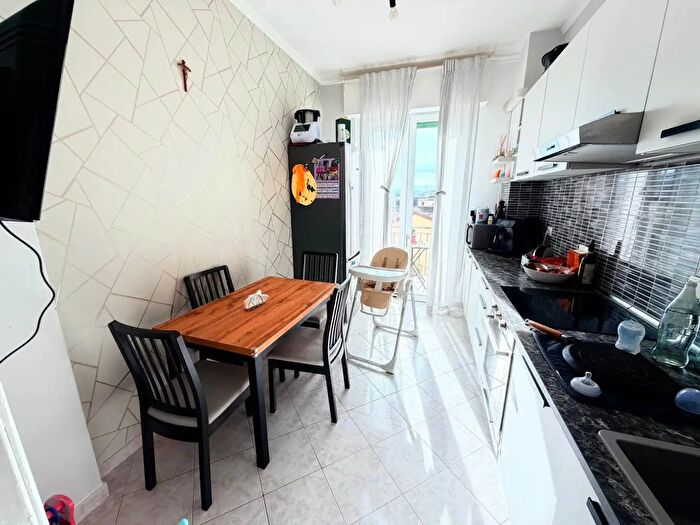 Appartamento trilocale in vendita in Firenze