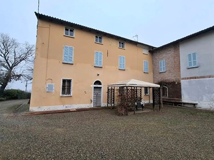 Casa con 5 locali in vendita in Vigolzone