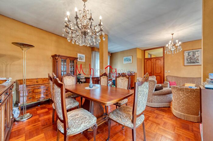 Appartamento con 5 locali in vendita in Via Aristide Stefani, Padova