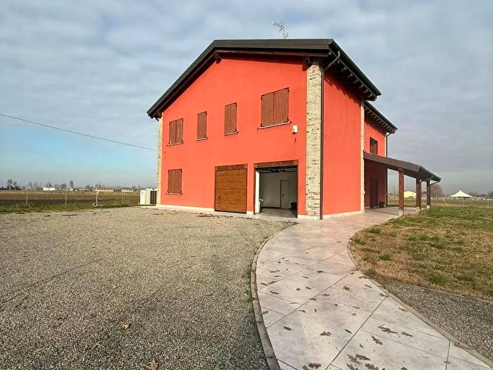 Appartamento con 12 locali in vendita in Via Commenda, Castelfranco Emilia