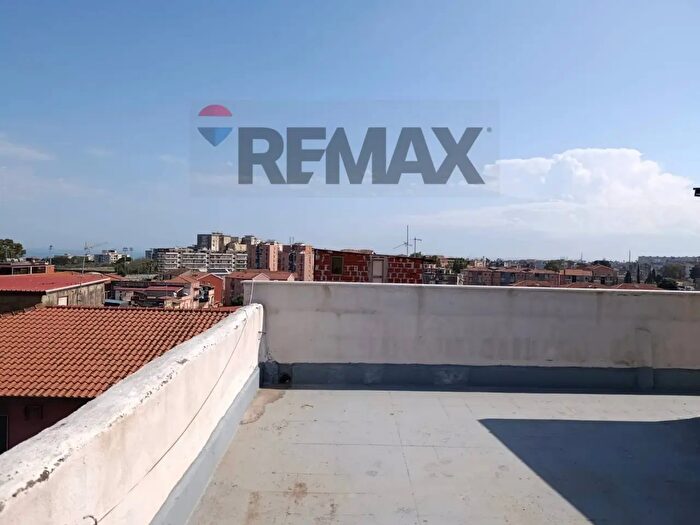 Appartamento quadrilocale in vendita in Via Tito Speri, Catania