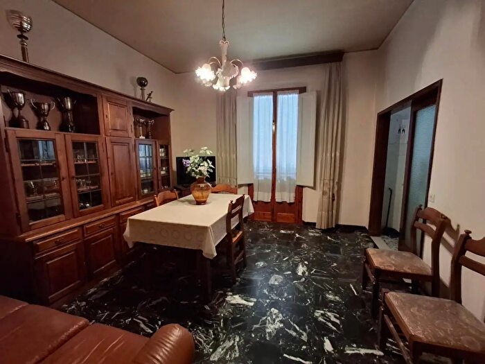 Casa quadrilocale in vendita in Capraia E Limite