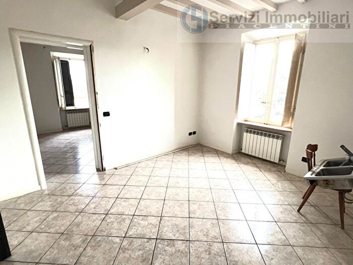 Appartamento trilocale in vendita in Via Roma, Podenzano