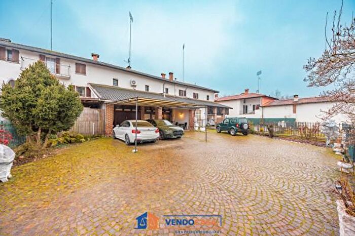 Casa con 6 locali in vendita in Cuneo