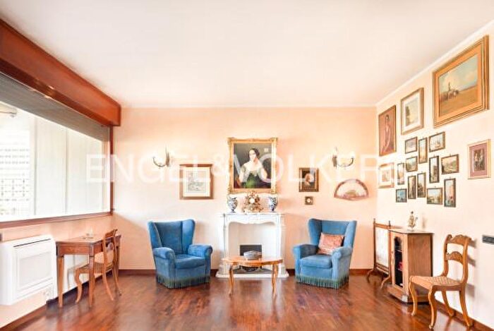 Appartamento con 5 locali in vendita in Via Bainsizza, Bologna