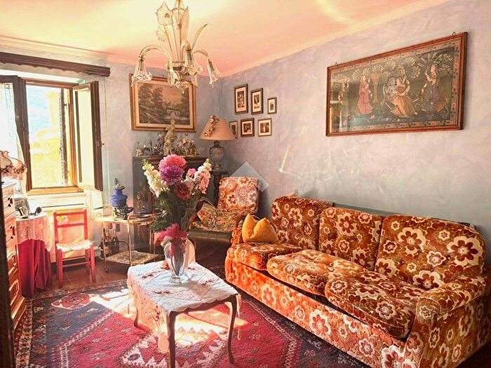 Appartamento con 5 locali in vendita in Via umberto primo, Centro, Cottanello