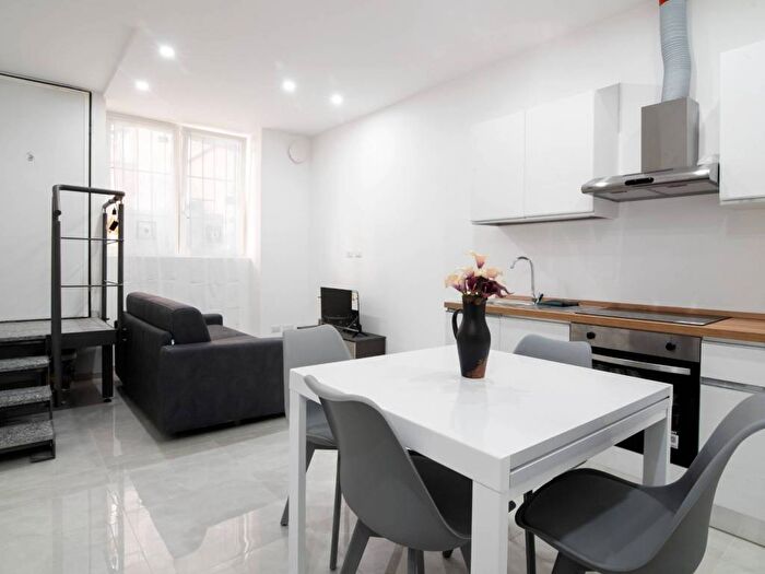 Appartamento bilocale in affitto in Via California, Dezza, Milano