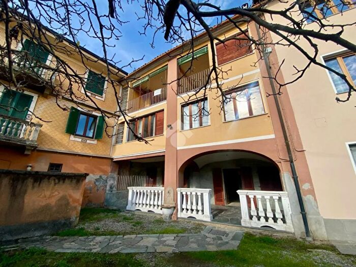 Casa con 11 locali in vendita in Via Giacomo Bosso, Parella