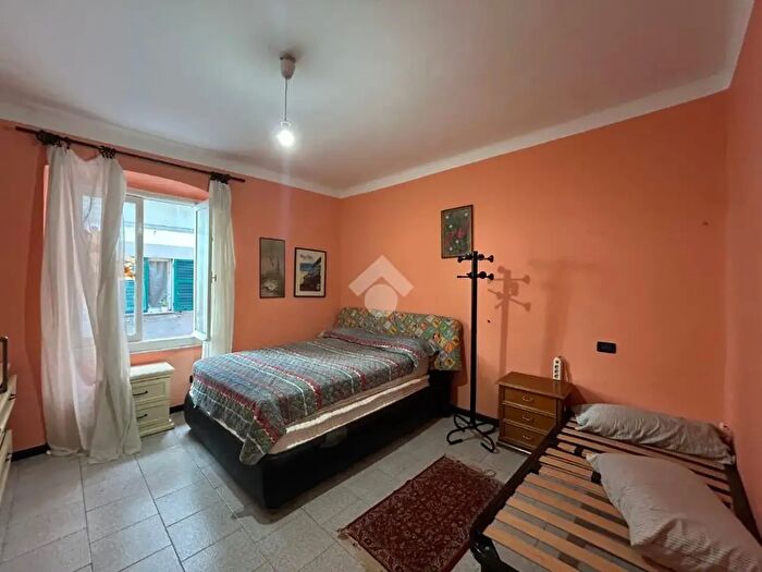 Appartamento quadrilocale in vendita in Via Santo Bertelli, Genova