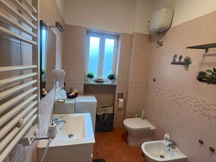 Appartamento trilocale in affitto in Corso Amedeo di Savoia, Stella Materdei, Napoli