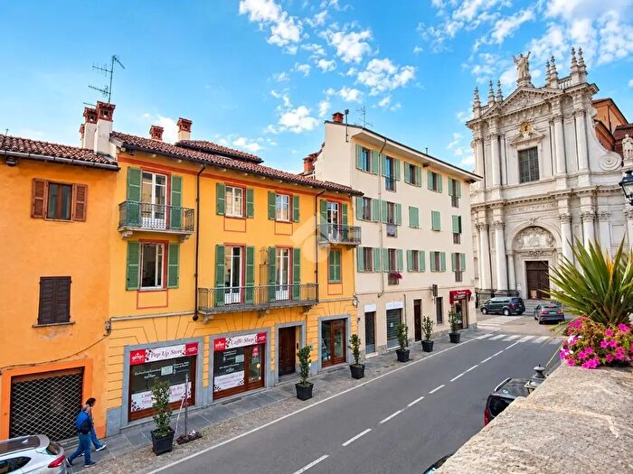 Appartamento trilocale in vendita in Corso Giuseppe Garibaldi, Bra