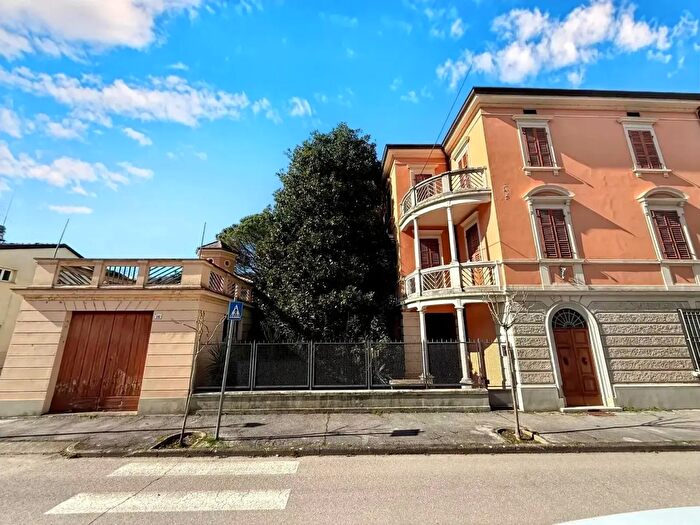 Casa con 5 locali in vendita in Via Roma, Dovadola