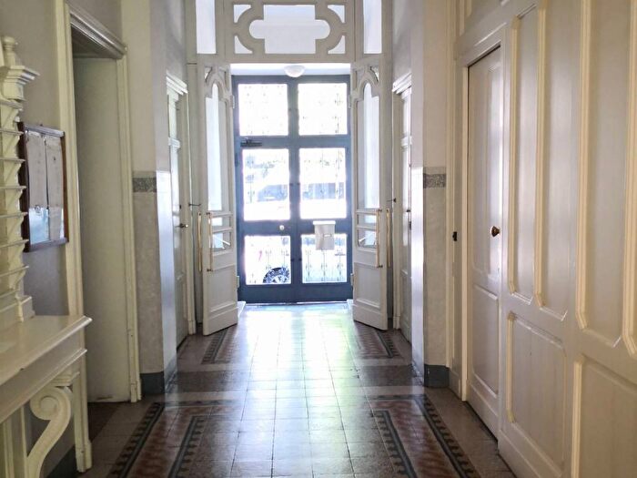 Appartamento bilocale in affitto in Via Tonale, Centrale, Milano