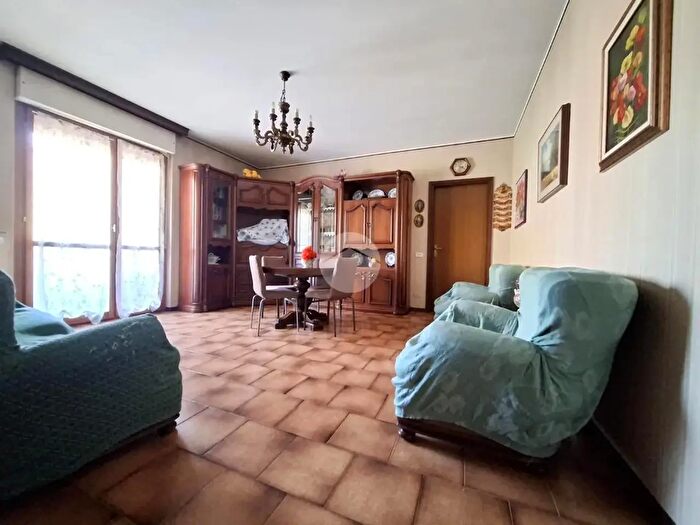 Appartamento quadrilocale in vendita in Via XXV Aprile, Voghera