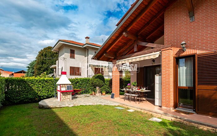 Casa con 6 locali in vendita in Via Tetti Barbiere Bis, Santena