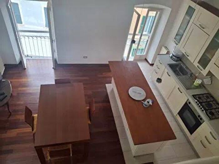 Appartamento quadrilocale in affitto in Corso Colombo, Centro, Sestri Levante