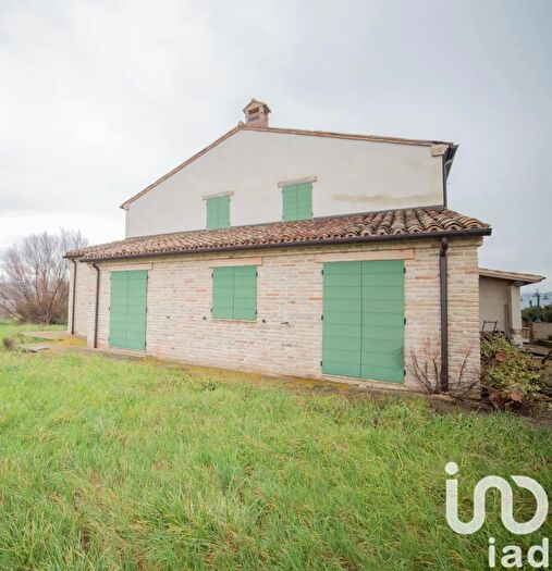 Casa con 8 locali in vendita in Localitãnbsp Bevano, Fano