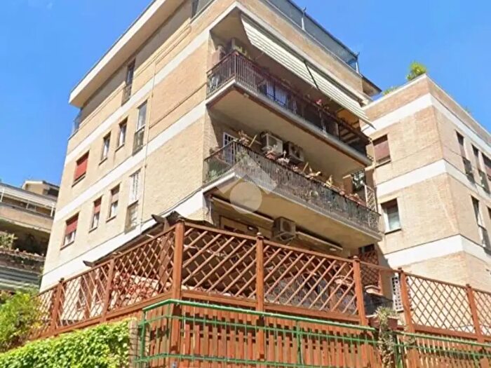 Appartamento quadrilocale in vendita in Via Giuseppe Belluzzo, Roma