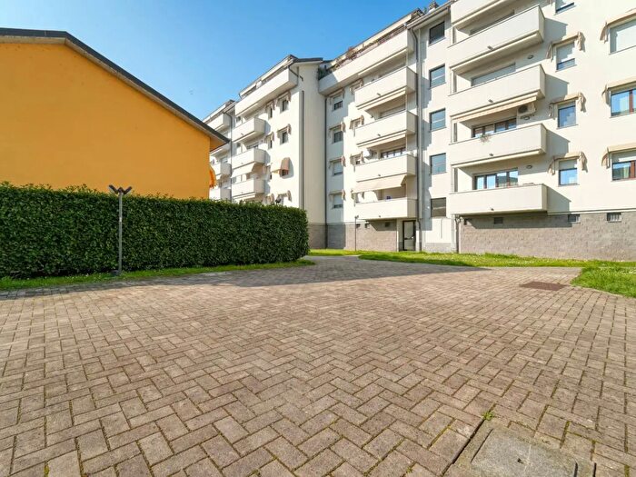 Appartamento bilocale in vendita in Via Giuseppe Saragat, Tavazzano Con Villavesco