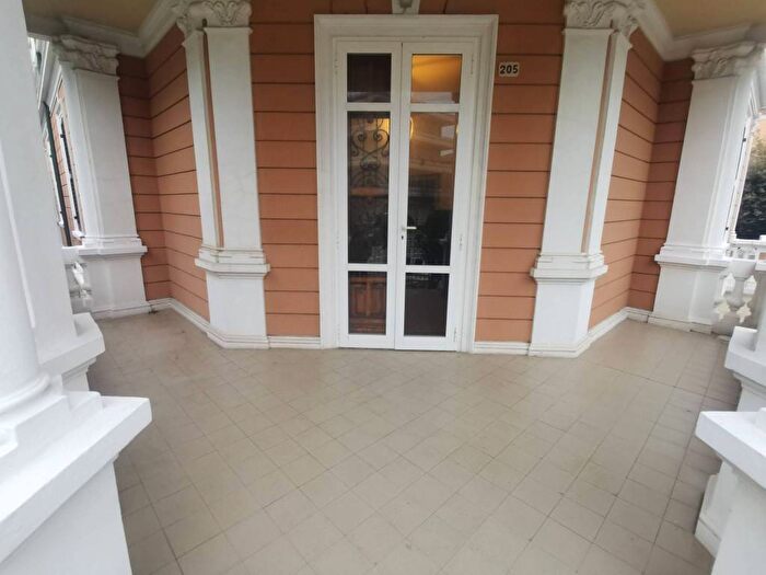 Casa quadrilocale in affitto in Viale Raffaello Sanzio, Mare, Pesaro