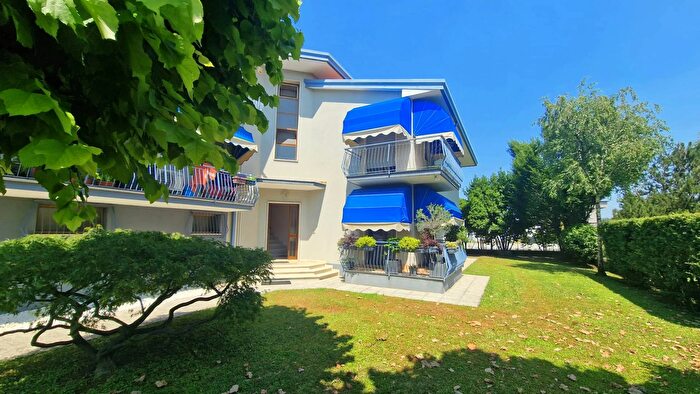 Appartamento con 5 locali in vendita in Silea Viale della Libertà, Silea