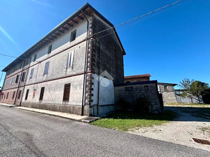 Casa con 5 locali in vendita in Via Rives, Lestizza