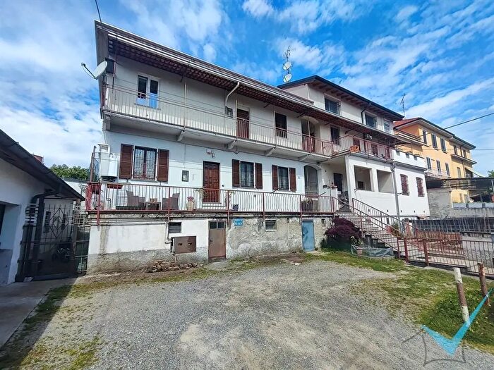 Appartamento trilocale in vendita in Via Andrea Doria, Limbiate