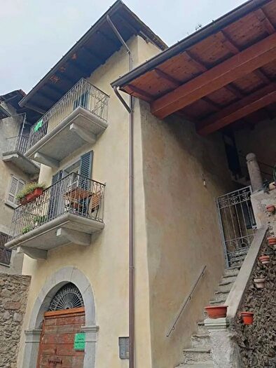 Appartamento trilocale in vendita in Via Scarpatetti Sondrio Sondrio, Sondrio