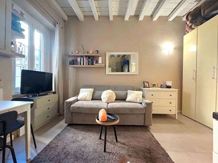 Appartamento monolocale in affitto in Via Federico Confalonieri, Isola, Milano