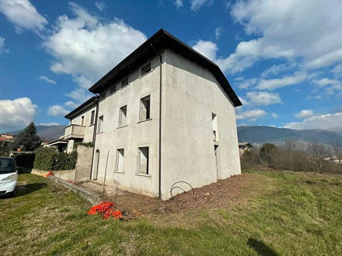 Casa con 10 locali in vendita in Via Selva Sora Frosinone, Sora