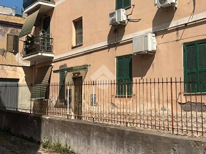 Appartamento trilocale in vendita in Via Francesco Maratti, Roma