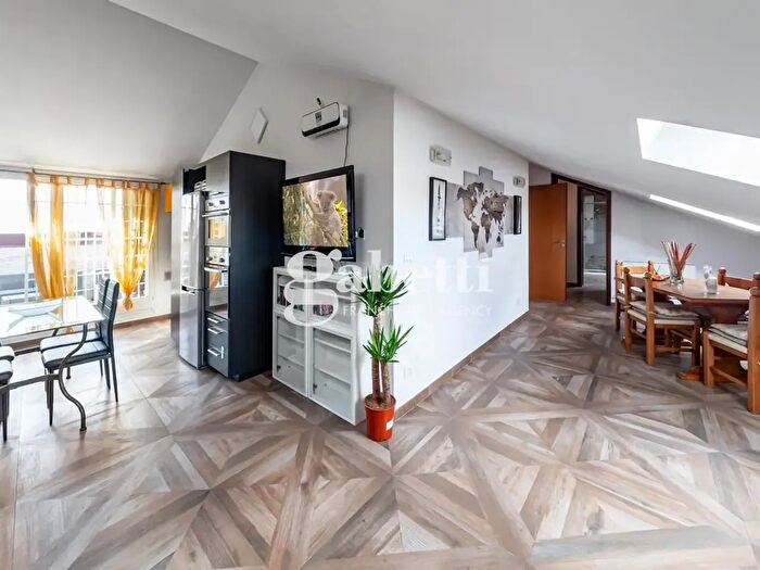 Appartamento quadrilocale in vendita in Galleria Agosto, Bologna