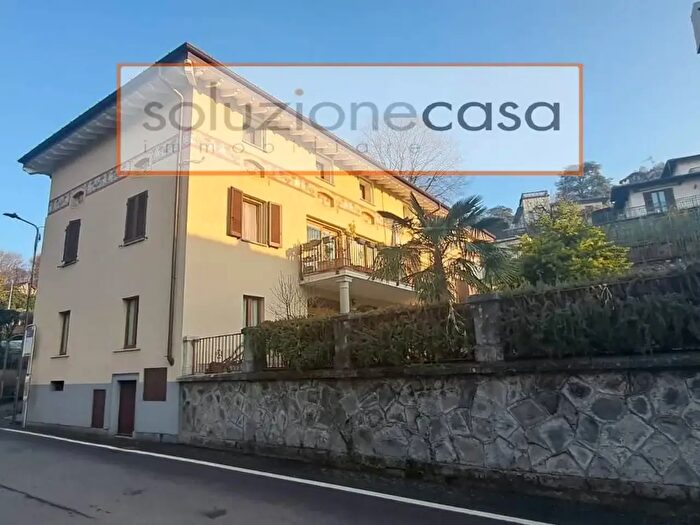 Appartamento con 7 locali in vendita in Cantello