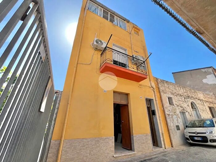 Casa quadrilocale in vendita in Via Milazzo, Alcamo