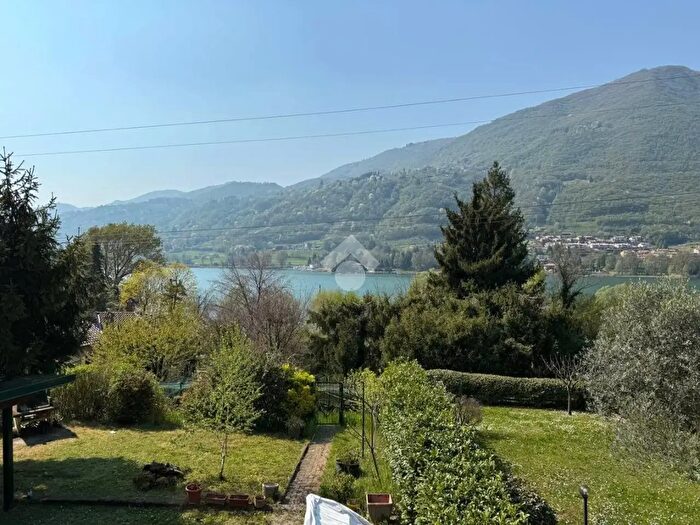 Appartamento bilocale in vendita in Via Rustichella, Monasterolo Del Castello