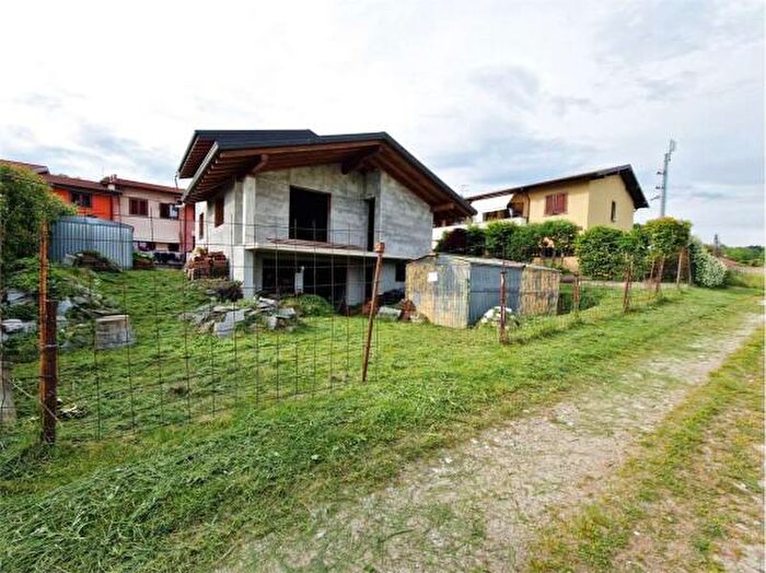 Case in Vendita e in Affitto - 2